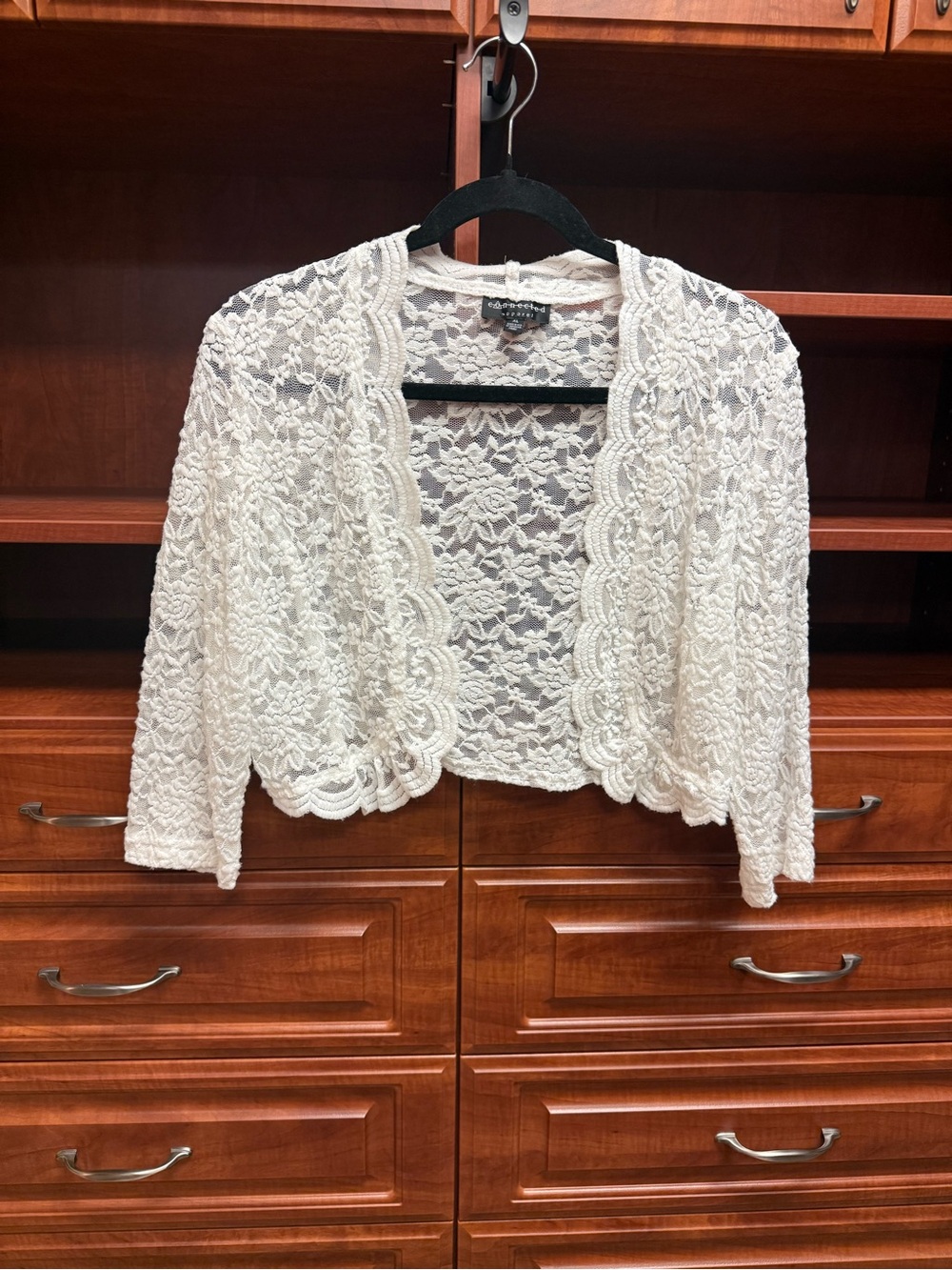 Connected White Scalloped Lace Shrug